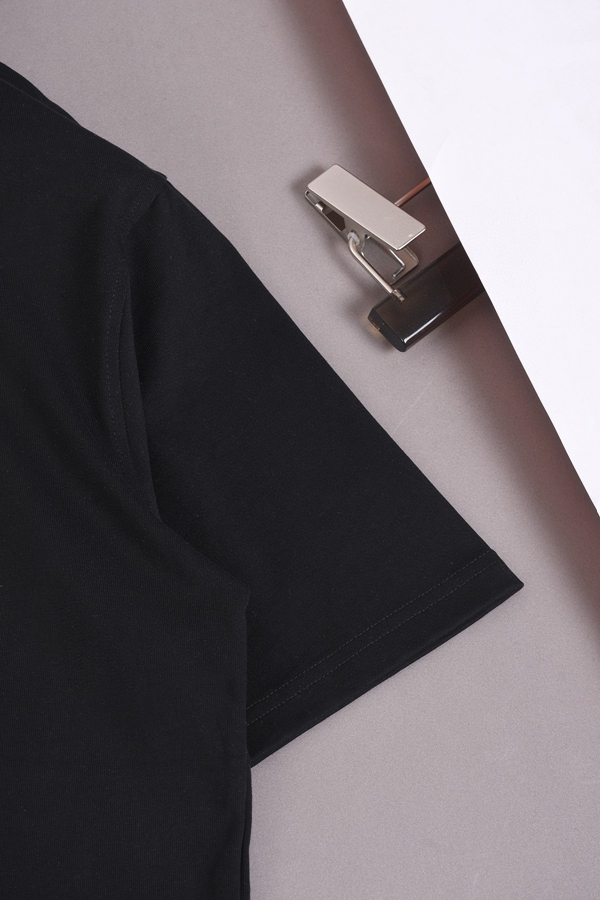 ブランドTシャツ側面デザイン